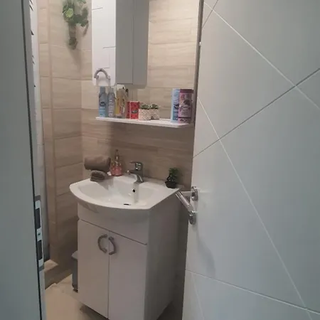 Katic 2 Apartamento Odžak