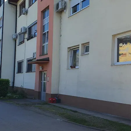 Katic 2 Apartamento Odžak